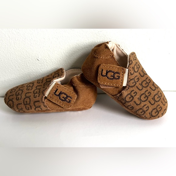UGG Baby Booties/Crib Shoe - Picture 2 of 8